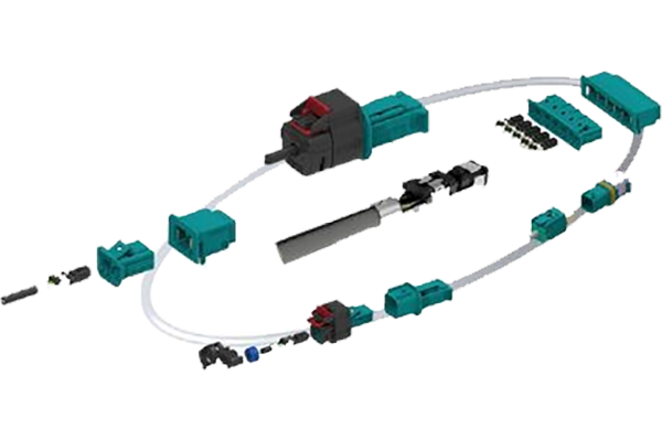 傳感器線(xiàn)束通常由多根電線(xiàn)和連接器組成，這些電線(xiàn)根據(jù)傳感器的類(lèi)型和功能而有所不同。例如，壓力傳感器線(xiàn)束通常包括壓力傳感器、信號(hào)轉(zhuǎn)換器和信號(hào)連接器等。在傳感器線(xiàn)束中，信號(hào)轉(zhuǎn)換器將傳感器的信號(hào)轉(zhuǎn)換為適當(dāng)?shù)碾娦盘?hào)，以便傳輸?shù)狡渌娮釉O(shè)備中。