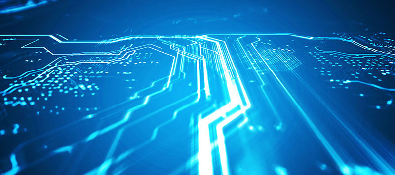 新能源高壓線(xiàn)束是指用于傳輸高壓電力和信號(hào)的電線(xiàn)束，通常用于電動(dòng)汽車(chē)、混合動(dòng)力汽車(chē)和其他新能源設(shè)備中。與傳統(tǒng)汽車(chē)相比，新能源車(chē)輛使用更高電壓的電力系統(tǒng)，因此需要使用高壓線(xiàn)束來(lái)傳輸電能。